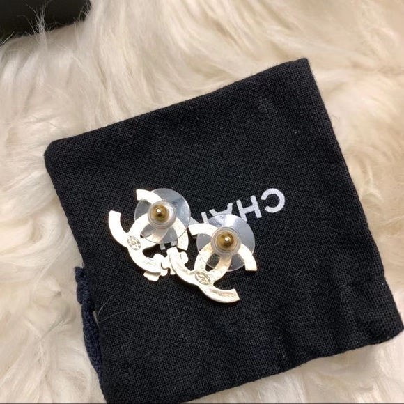 ❌SOLD❌Chanel clover CC stud earrings - Picture 2 of 2